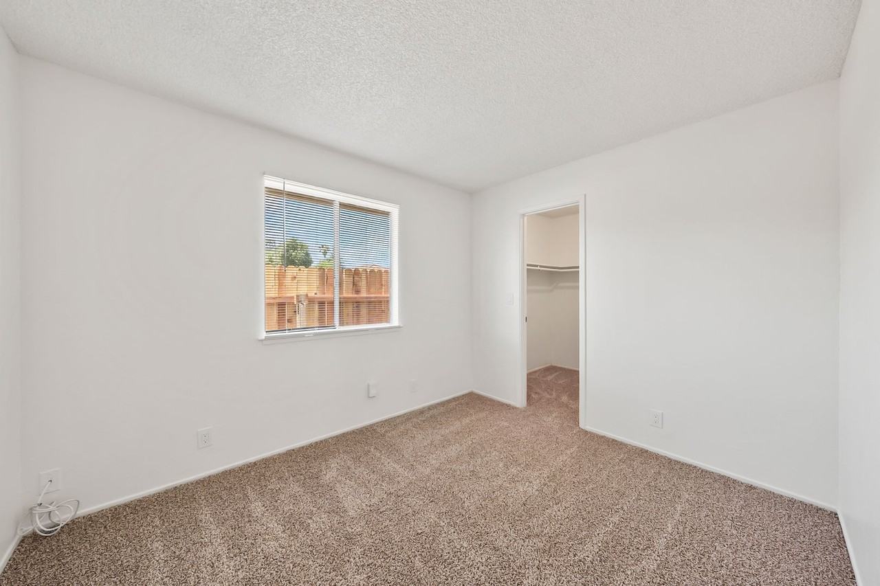 3800 Lily St - Photo 7 of 10