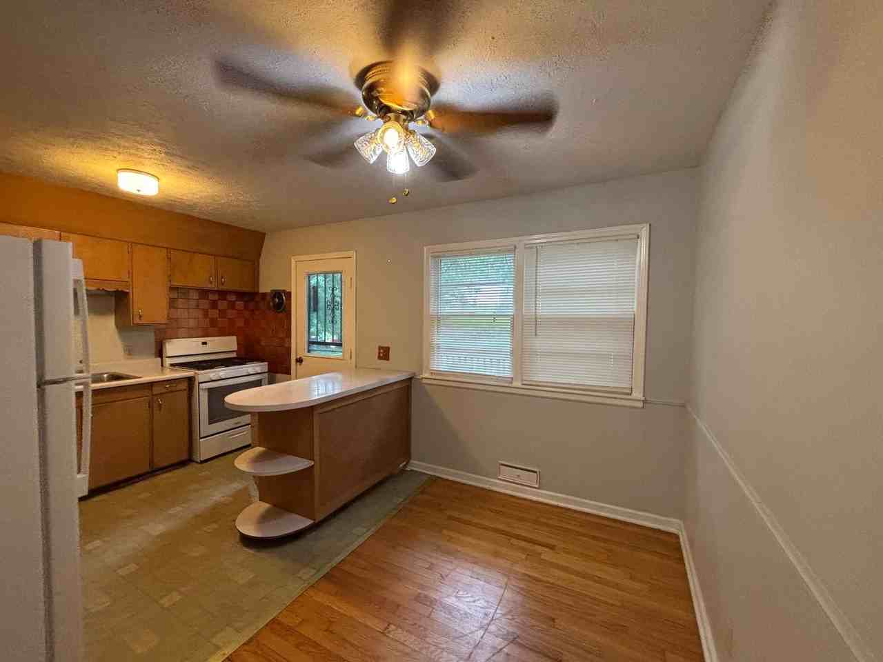 9305 E 69th St - Photo 4 of 12