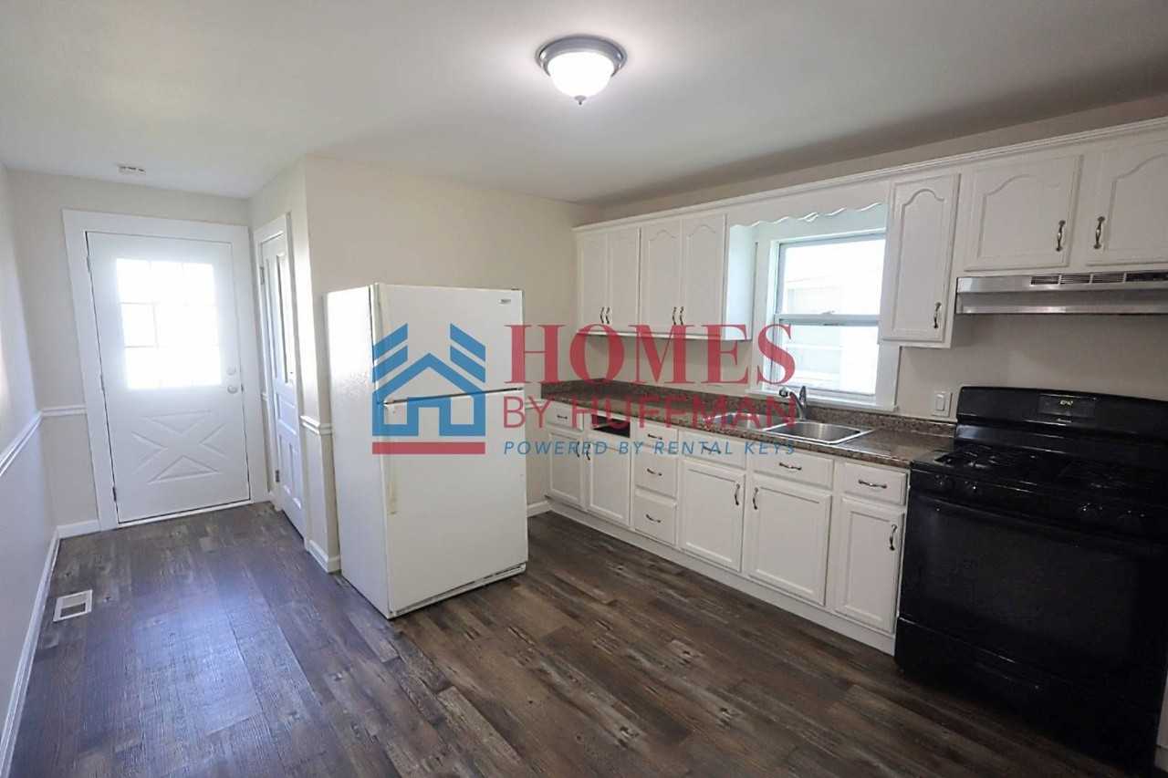 1915 S Fares Ave - Photo 5 of 14