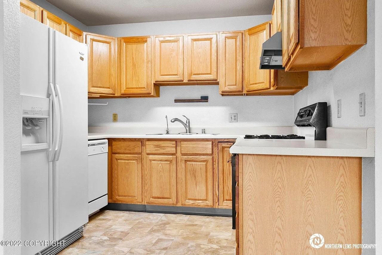 State Street Townhomes - Photo 6 of 12
