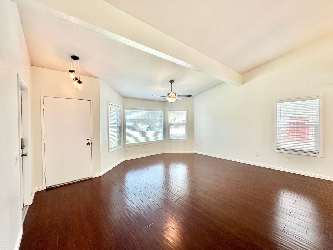 1415 Henshaw Rd - Photo 4 of 50