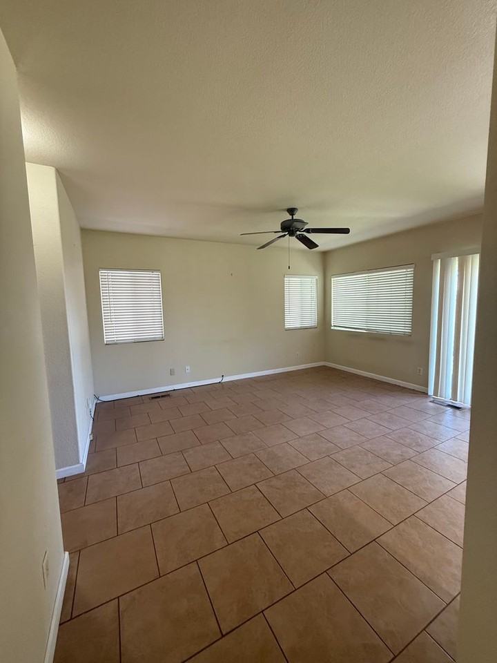 1080 Crosswater Dr - Photo 7 of 20
