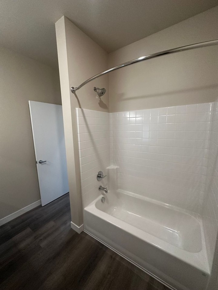 URBAN LIVING AT FANNO CREEK - Photo 6 of 16