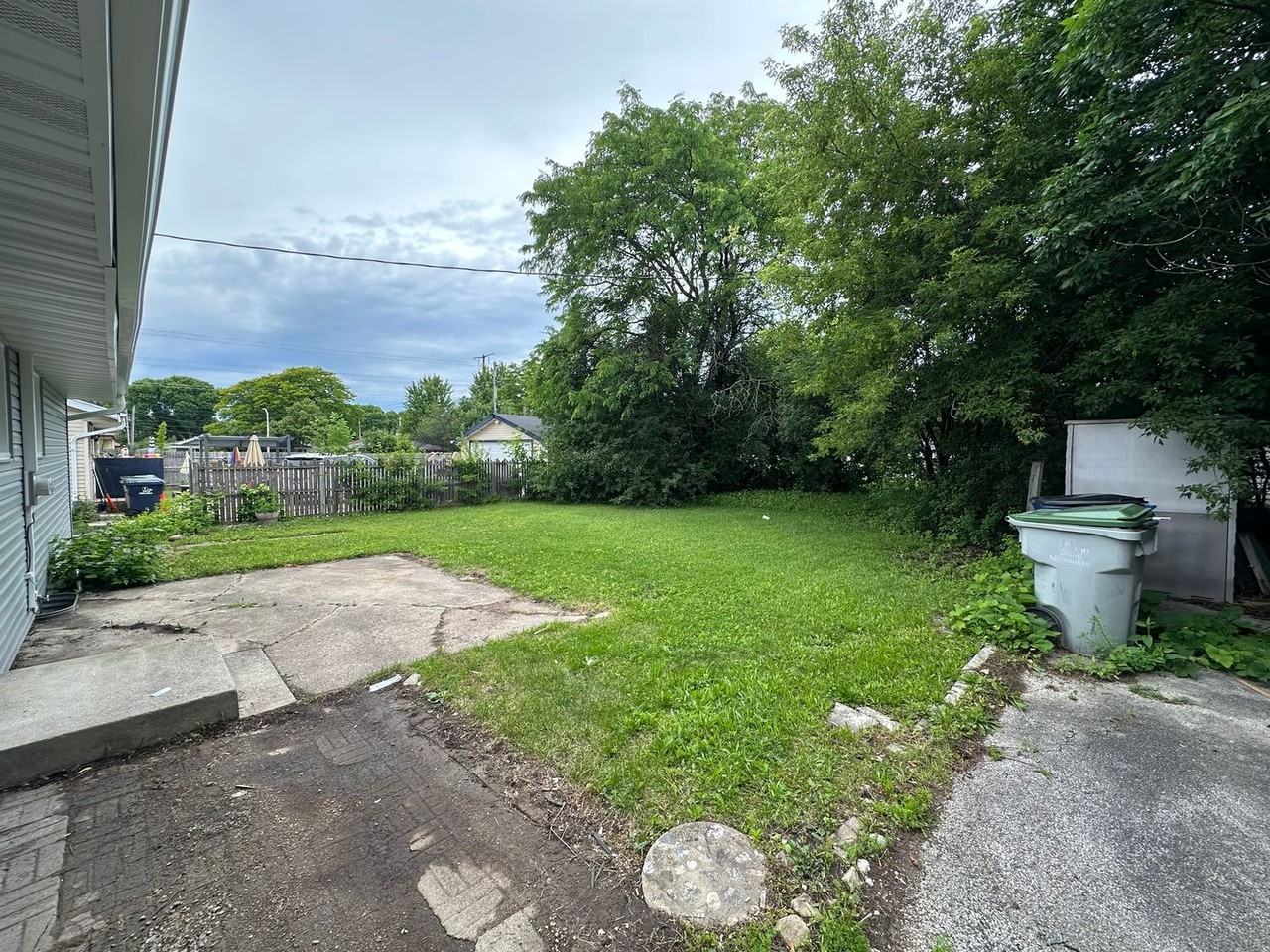 6656 W Brentwood Ave - Photo 4 of 12