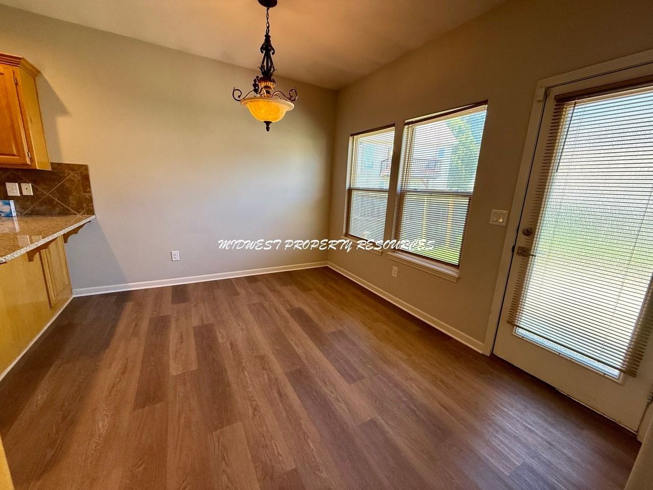 13804 Craig Ave - Photo 3 of 19