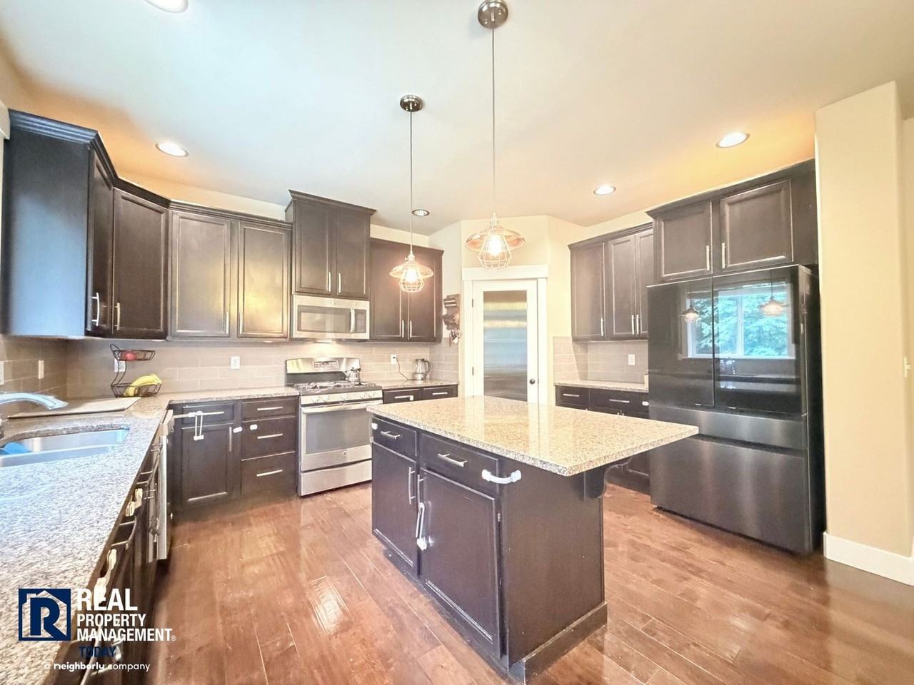 15115 82nd Ave E - Photo 5 of 28