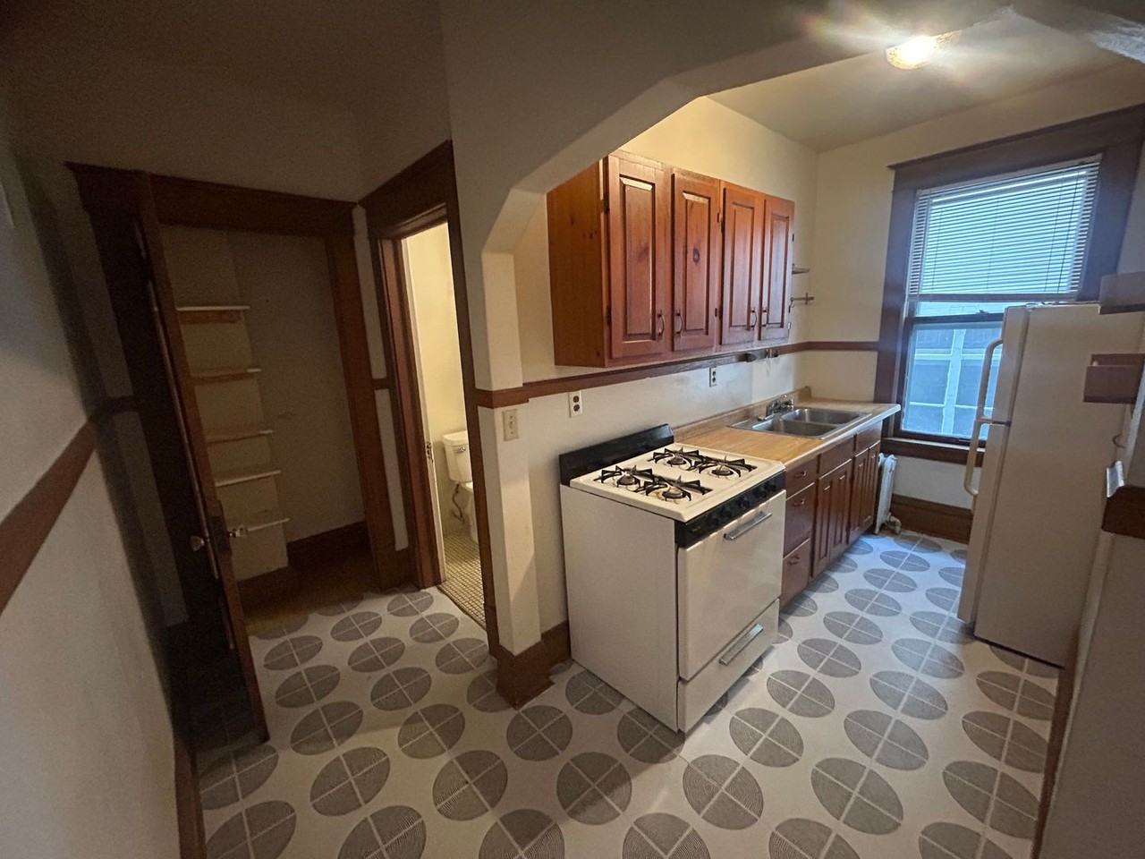 702 Holly Ave - Photo 5 of 10