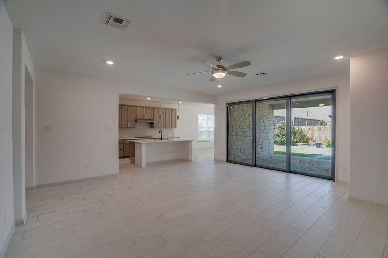 5616 Monrovia Ln - Photo 5 of 20