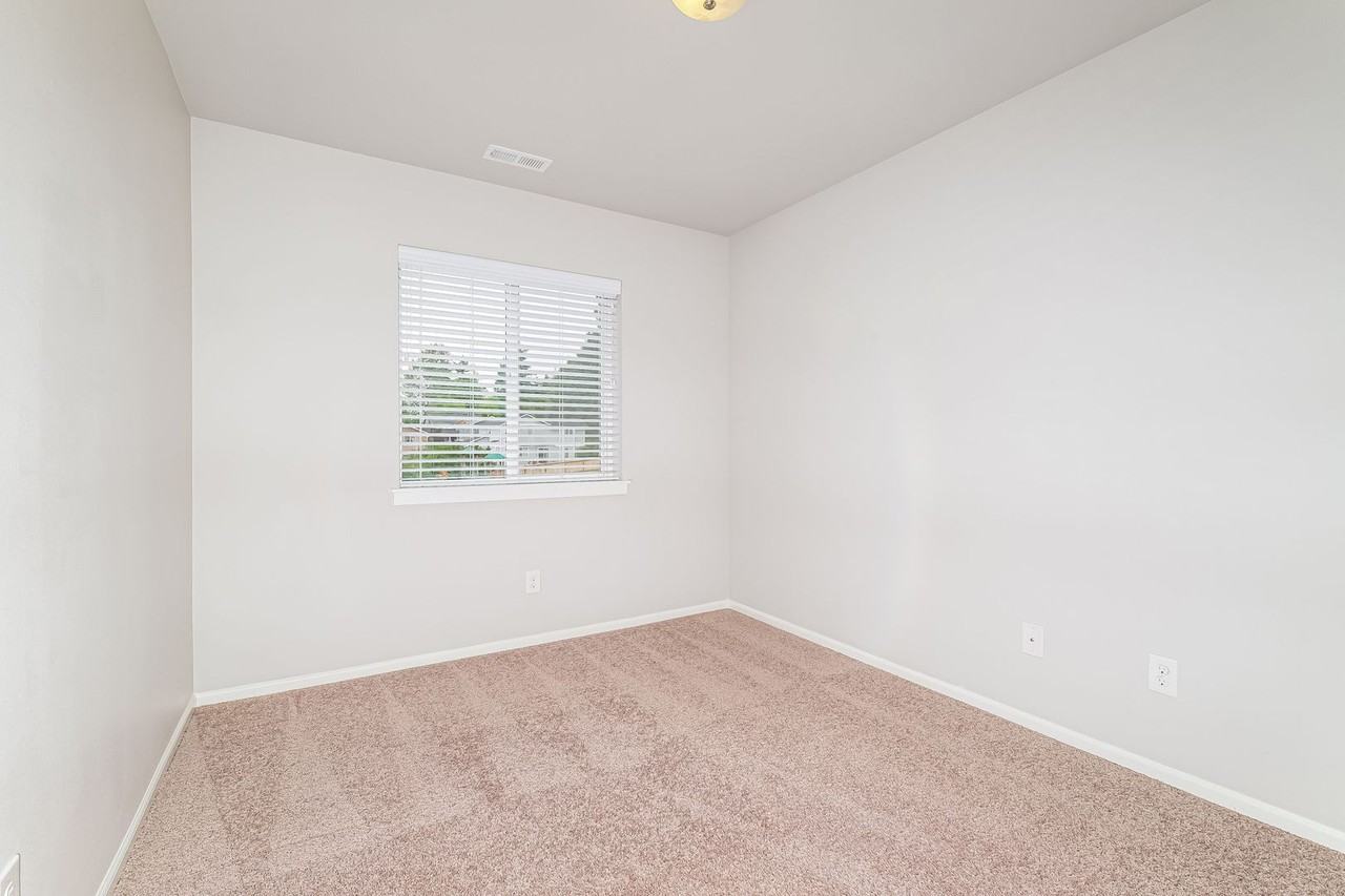 9701 S 245th Pl - Photo 6 of 15