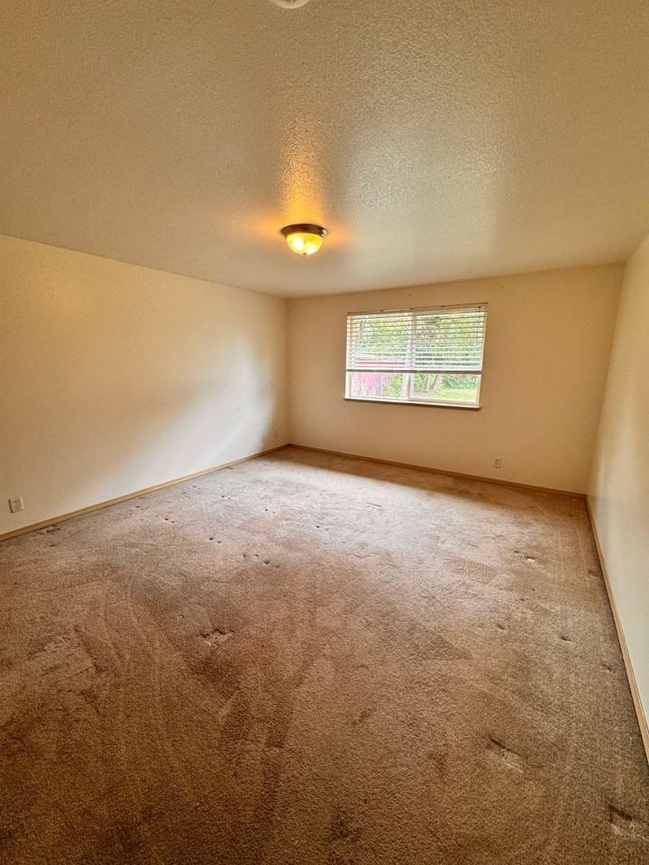 811 Ne Newton Creek Dr - Photo 5 of 16