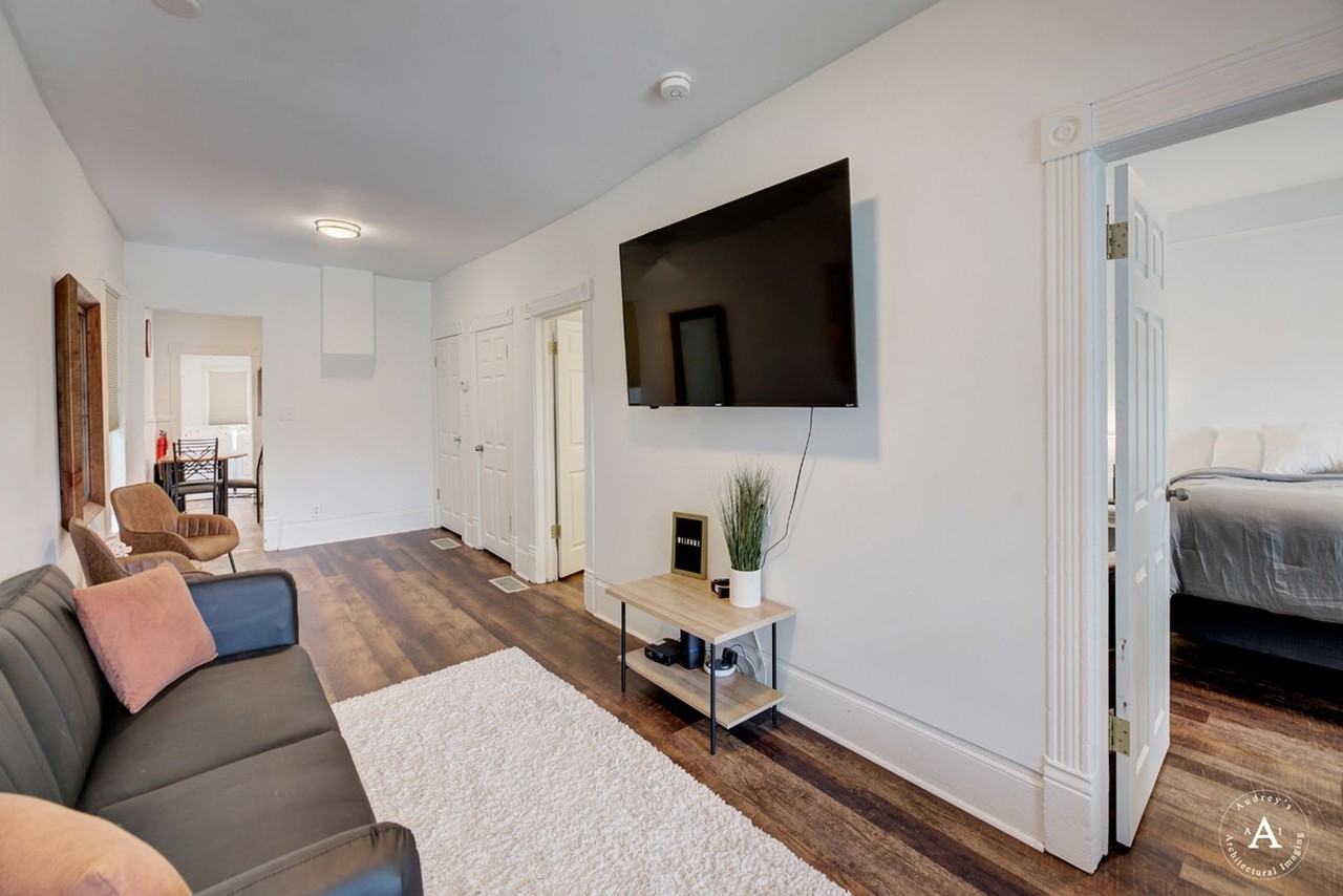 909 5th Ave - Photo 4 of 24