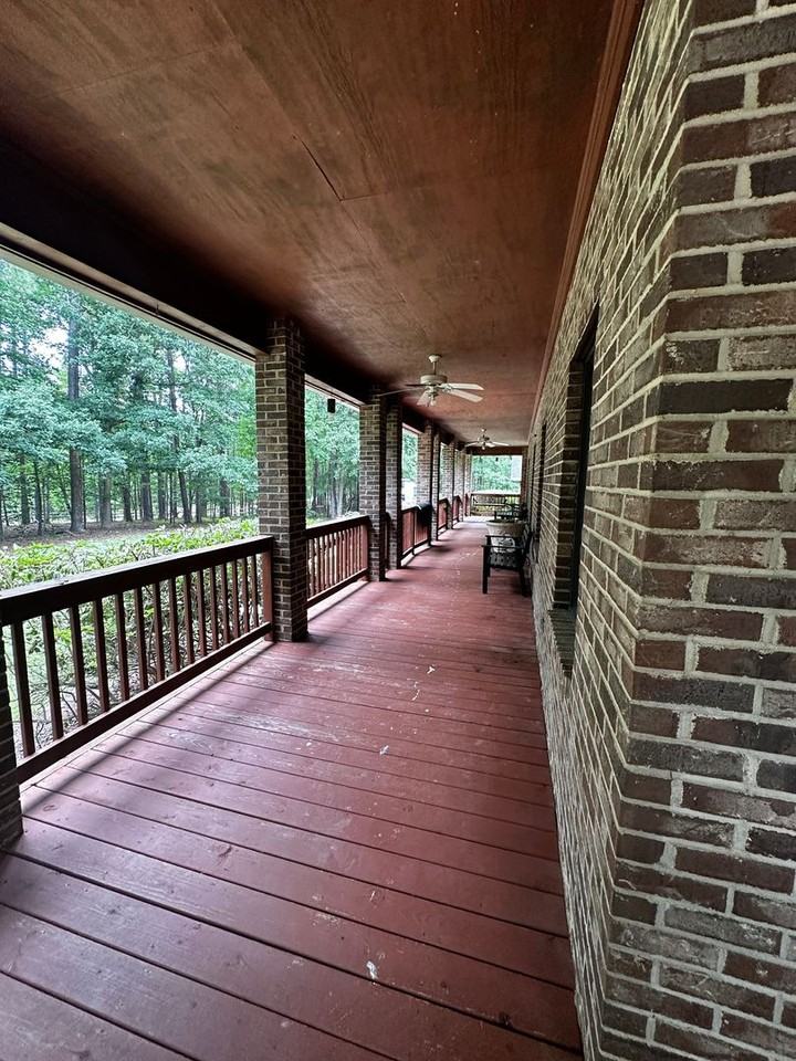 105 Bear Creek Ct - Photo 4 of 36