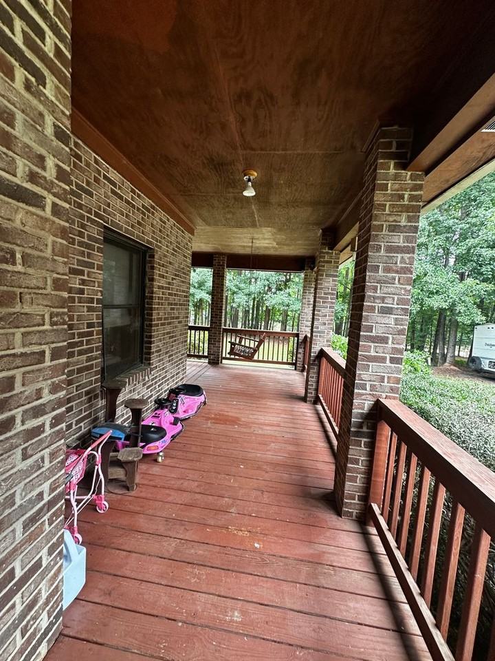 105 Bear Creek Ct - Photo 5 of 36
