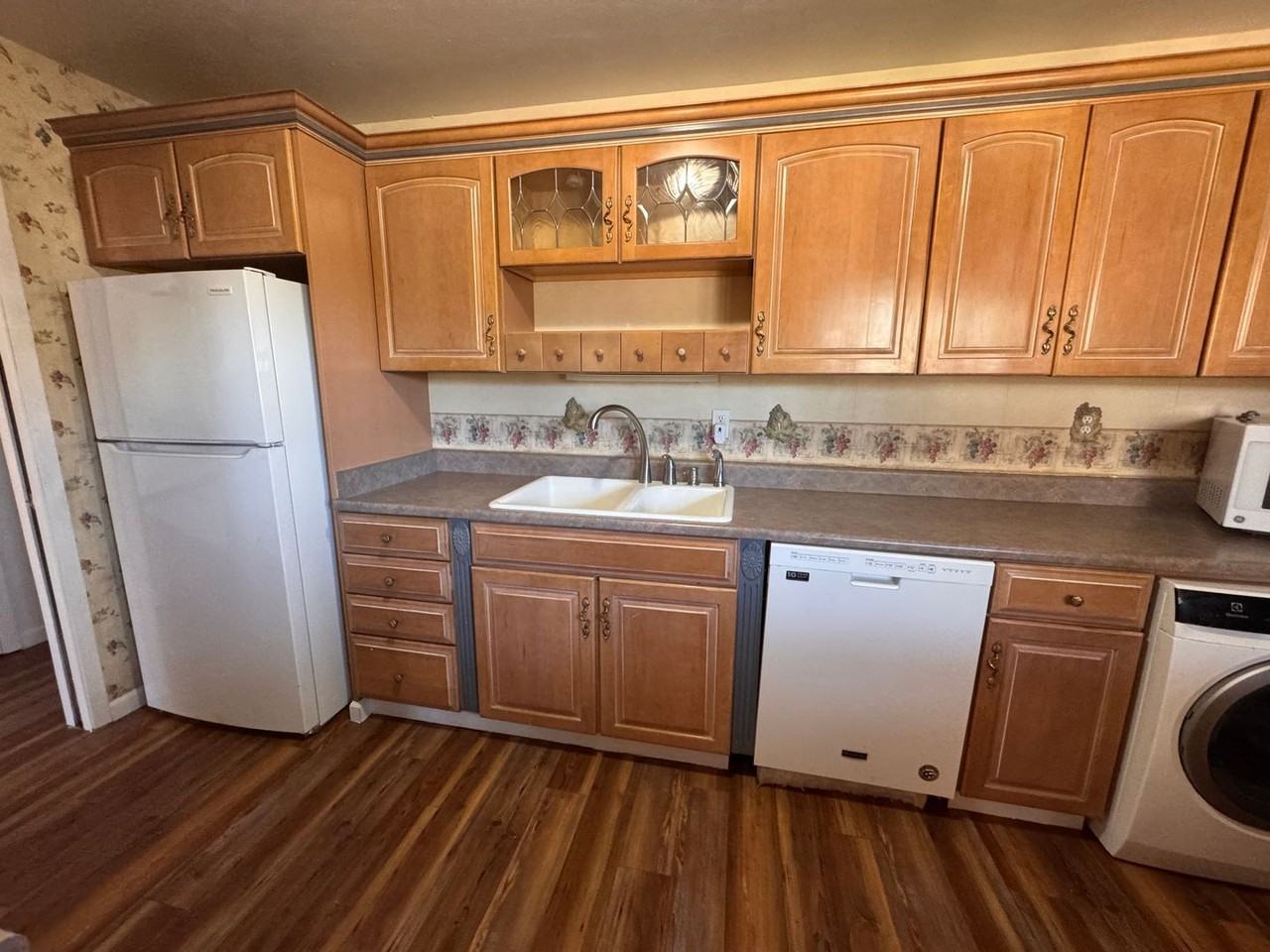 1205 Saint St Ne - Photo 2 of 18