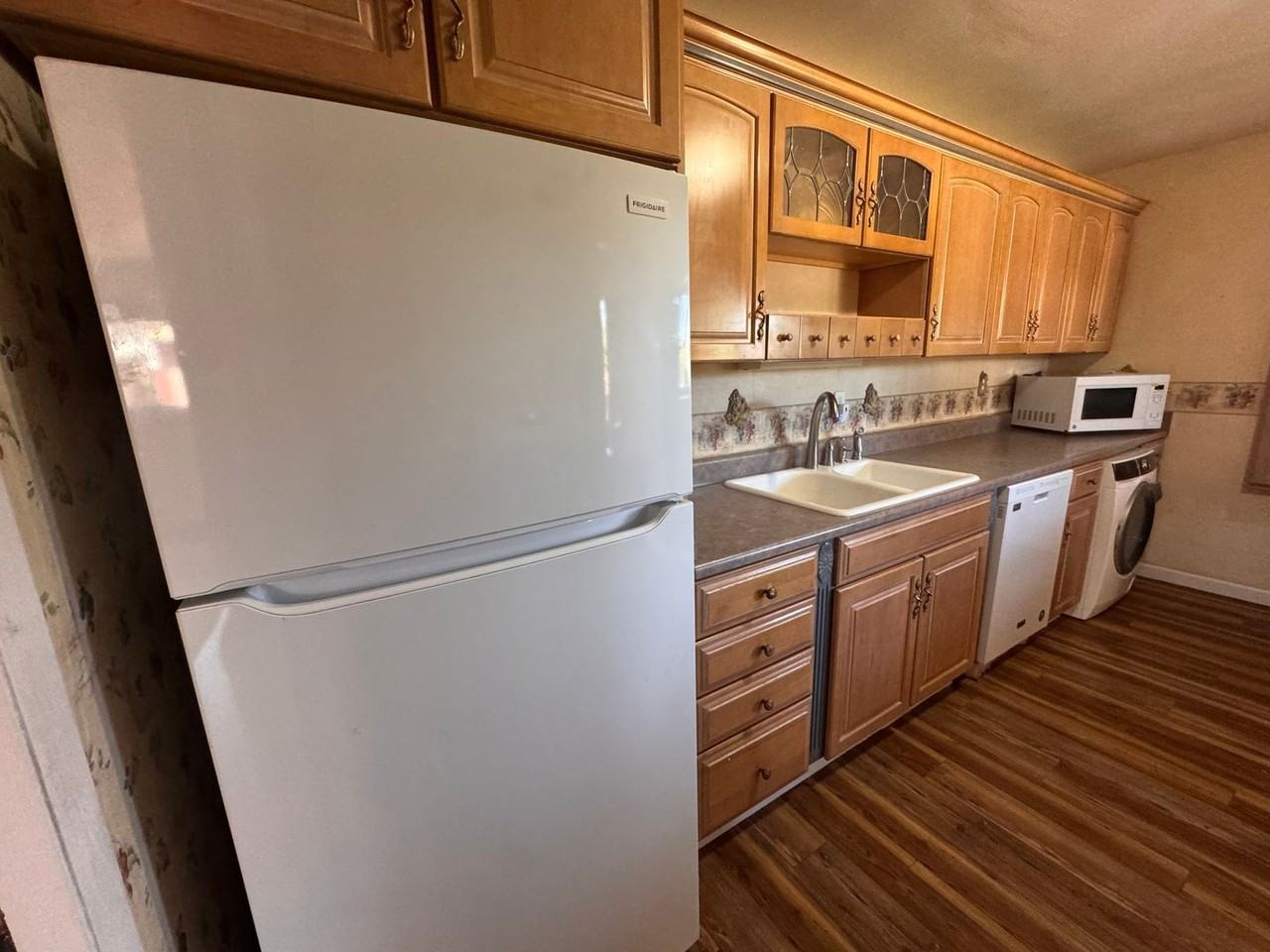 1205 Saint St Ne - Photo 3 of 18