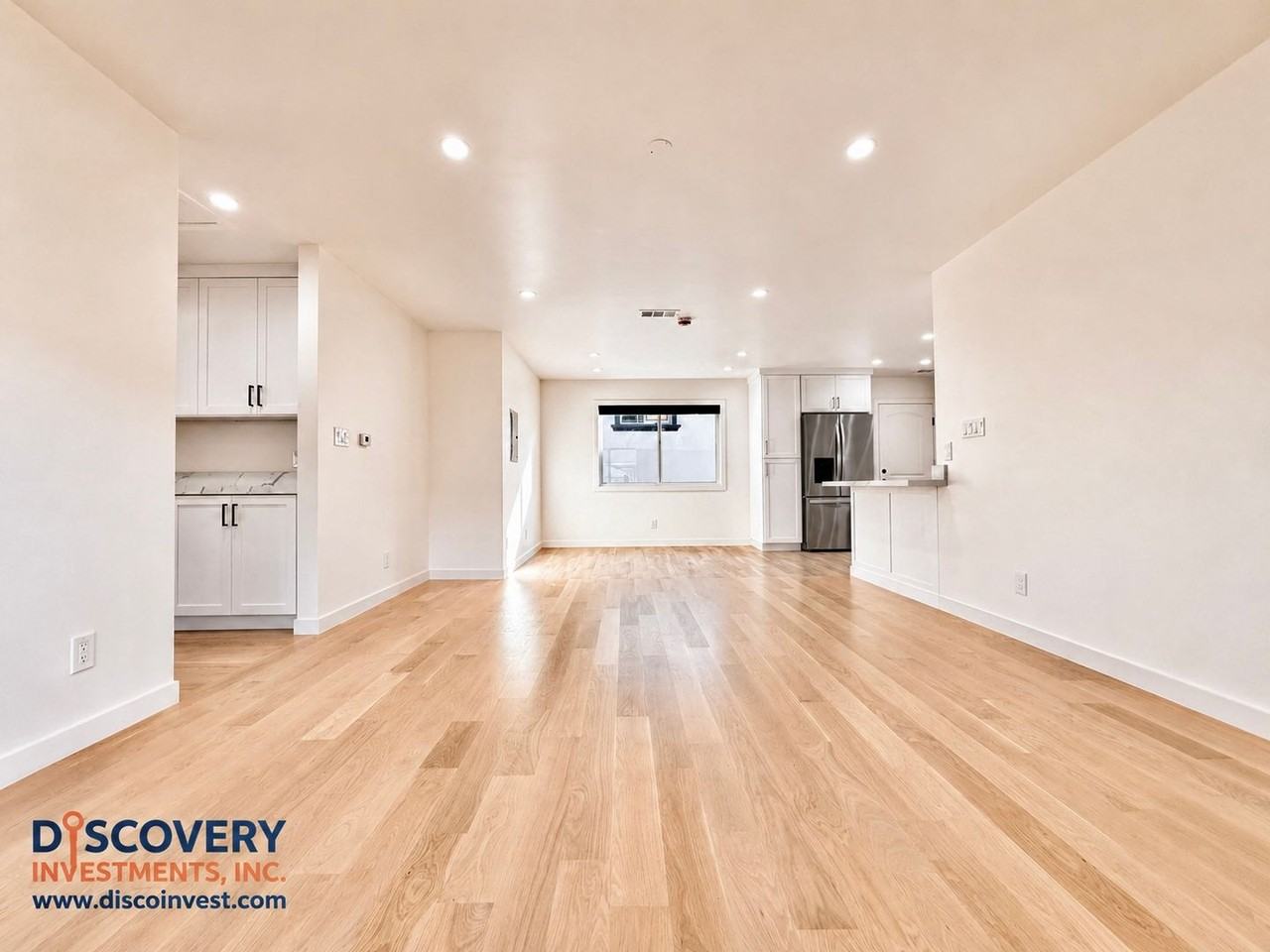 3939 Midvale Ave - Photo 5 of 31