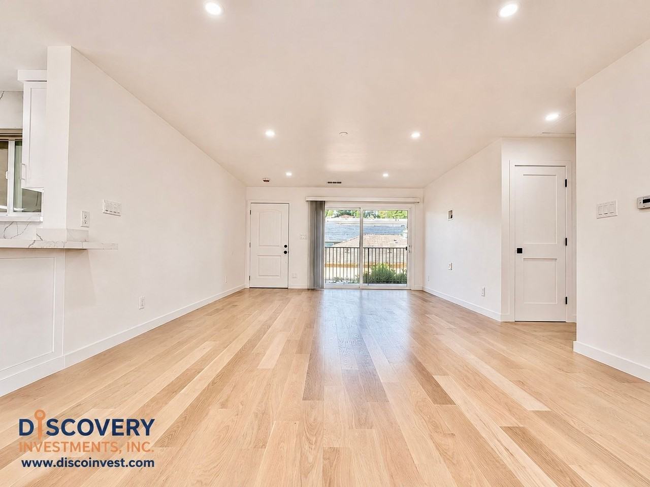 3939 Midvale Ave - Photo 6 of 31