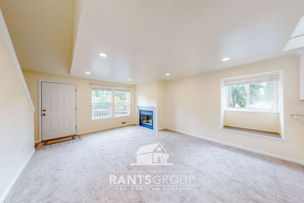220 Israel Rd Sw - Photo 3 of 18