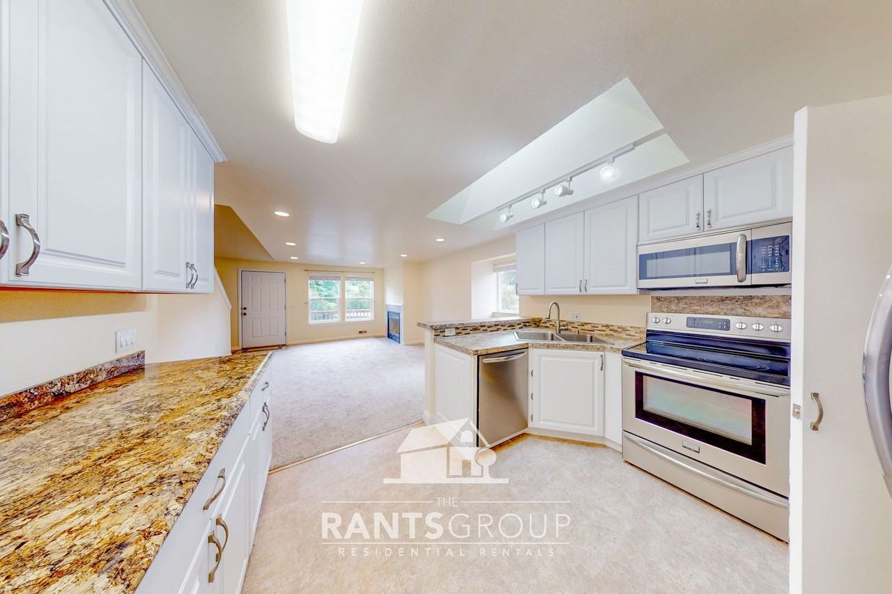 220 Israel Rd Sw - Photo 6 of 18