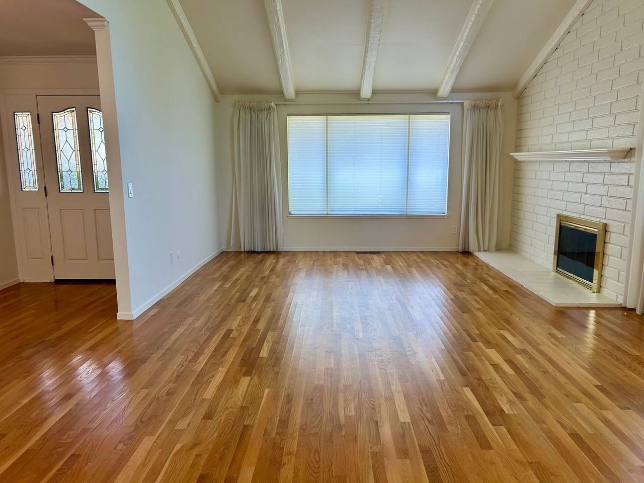 266 Valley Oaks Dr - Photo 4 of 22