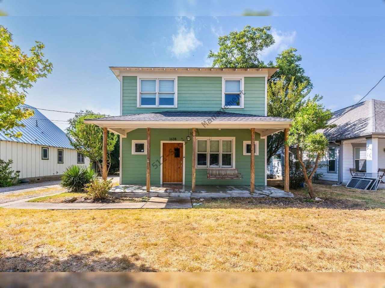 1608 E 19th St - Photo 2 of 36