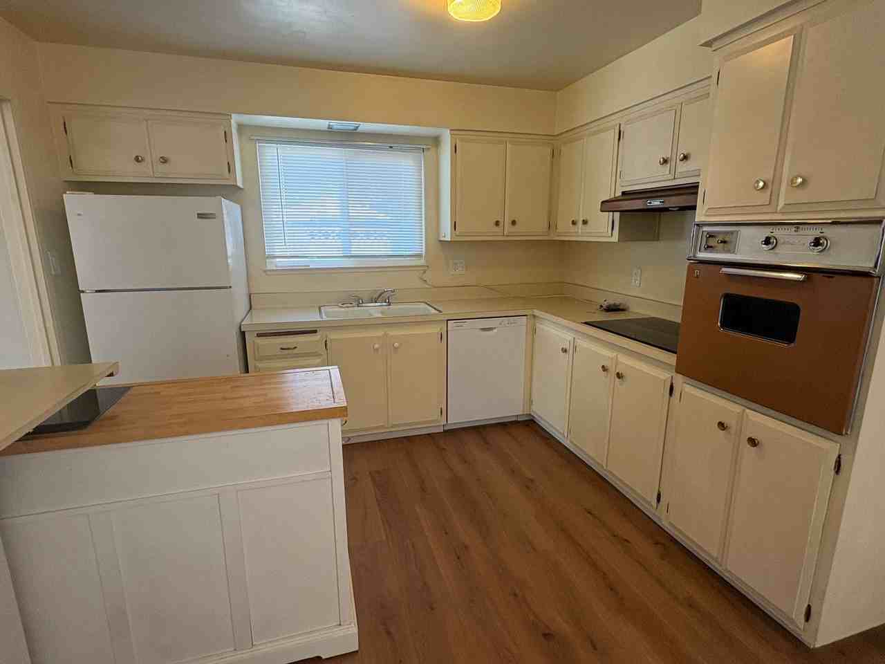 3046 Notre Dame Dr - Photo 3 of 13