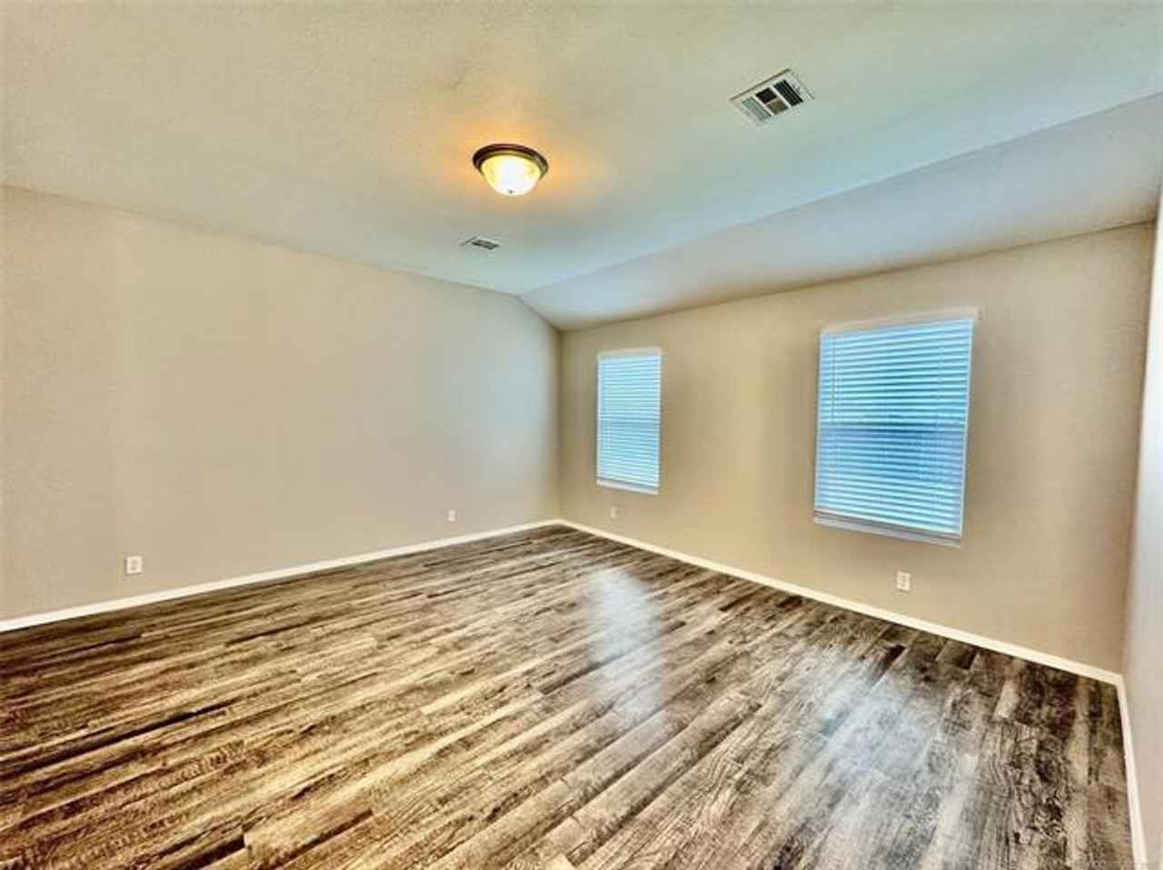 14315 N 73rd East Ave - Photo 5 of 34