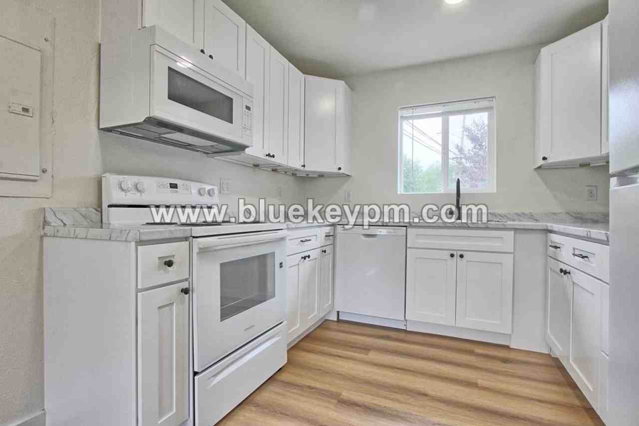 2905 Main St - Photo 3 of 9