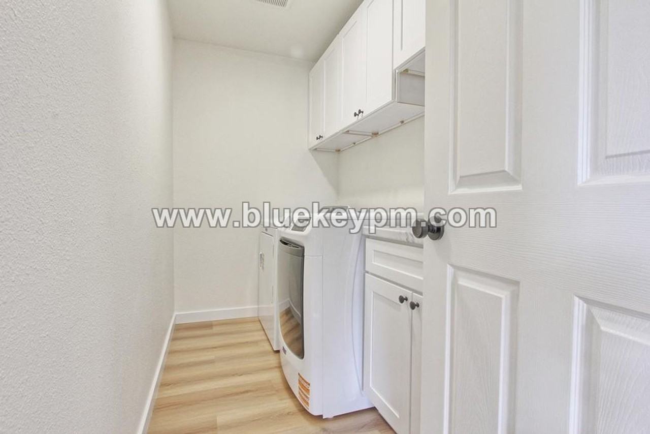 2905 Main St - Photo 5 of 9