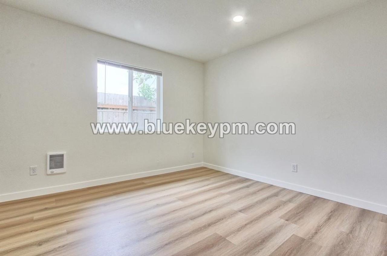 2907 Main St - Photo 6 of 7