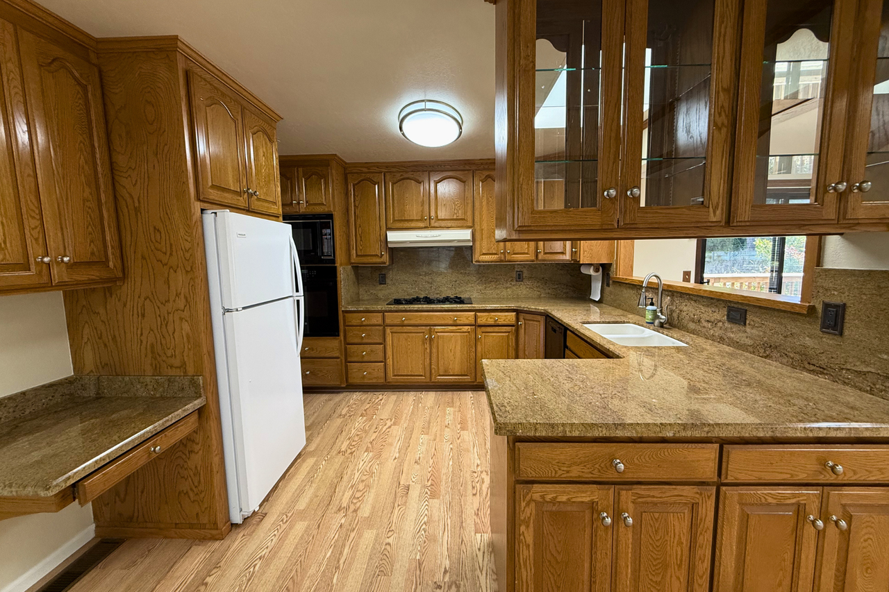 345 Granada Dr - Photo 6 of 42