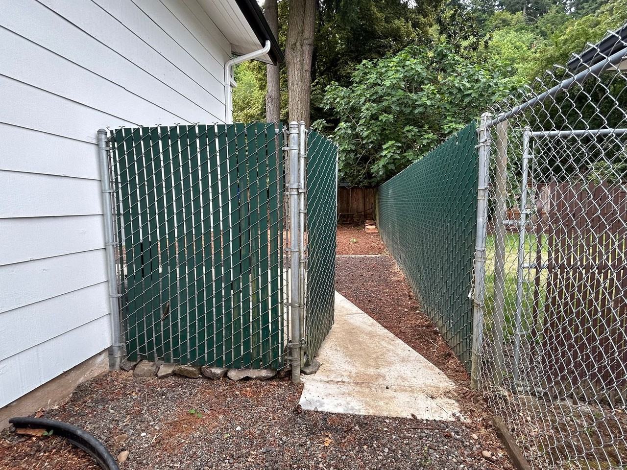 15136 Se Gladstone Dr #B - Photo 4 of 31