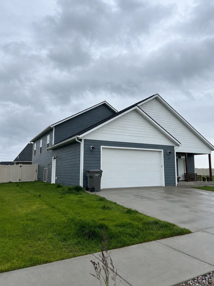 3074 Meadow View Loop - Photo 2 of 13