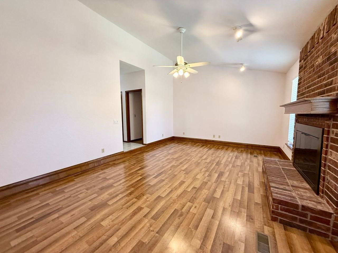 857 Turtle Creek Rd - Photo 4 of 19