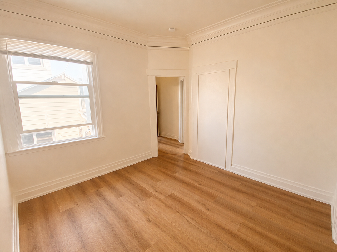928 Geneva Ave - Photo 6 of 15