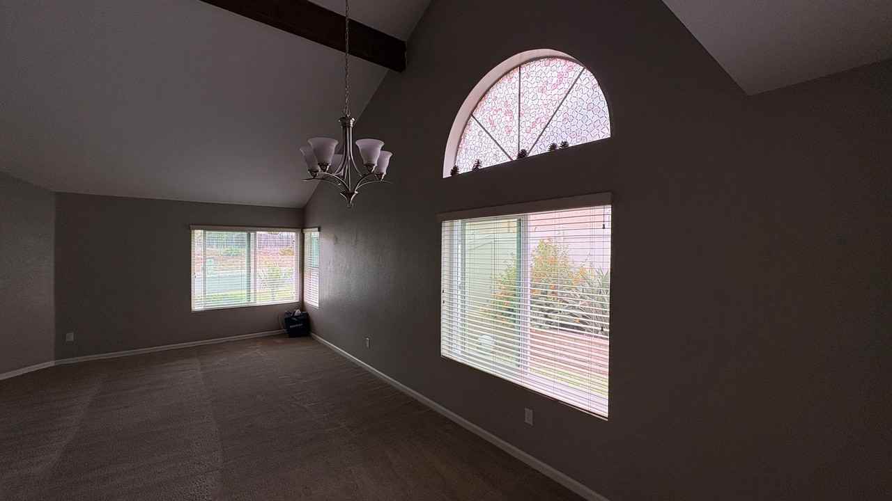 935 Ridgewood Dr - Photo 5 of 24