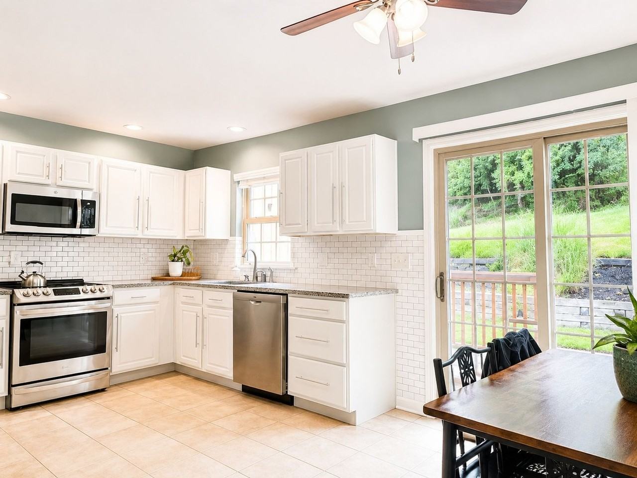 250 The Pines Dr - Photo 6 of 21