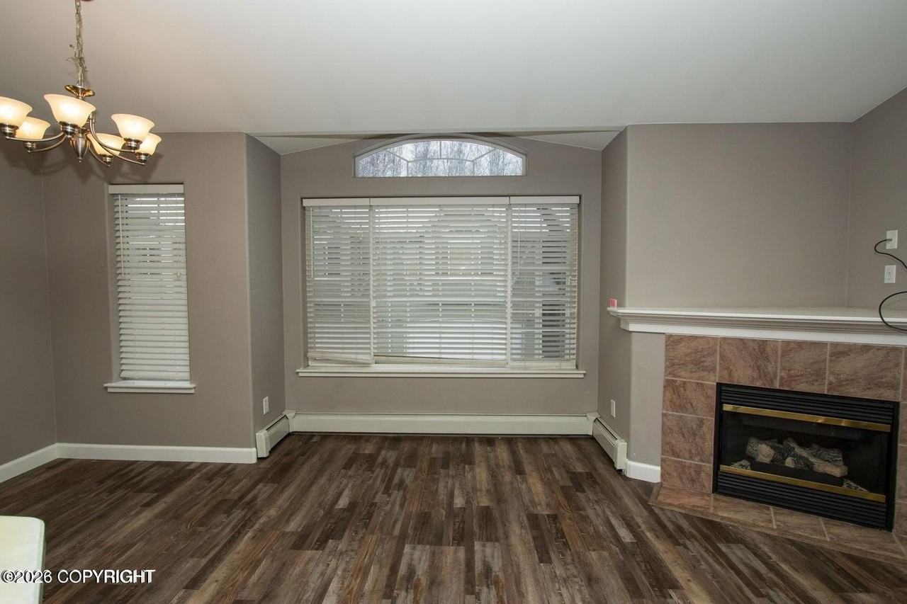 145 Grand Larry St - Photo 5 of 14