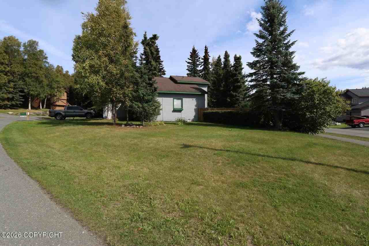 19310 Verdant Cir - Photo 3 of 18