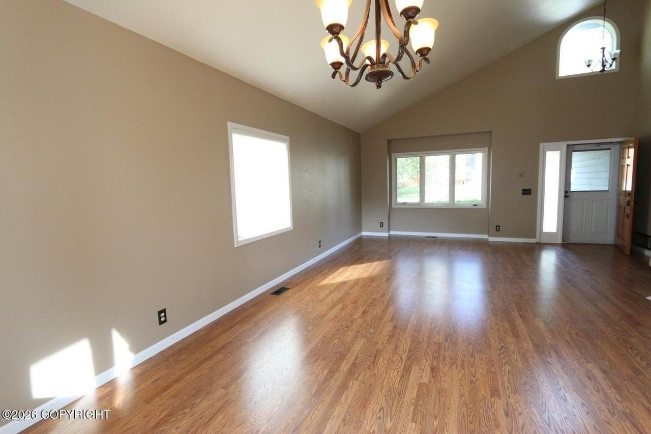 19310 Verdant Cir - Photo 7 of 18