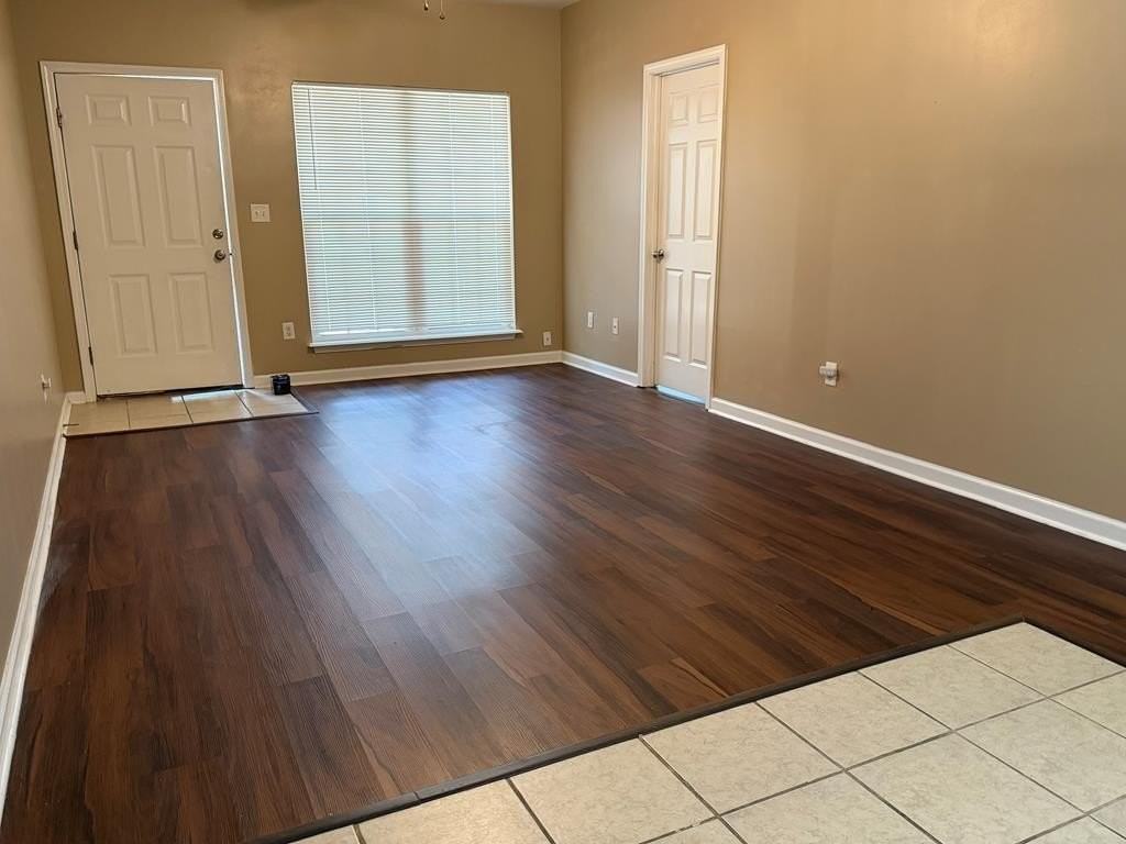 3432 Brook Hollow Pkwy - Photo 3 of 10