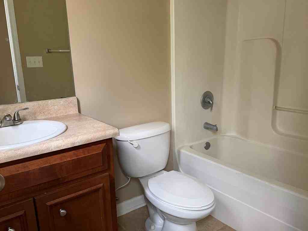 3432 Brook Hollow Pkwy - Photo 7 of 10