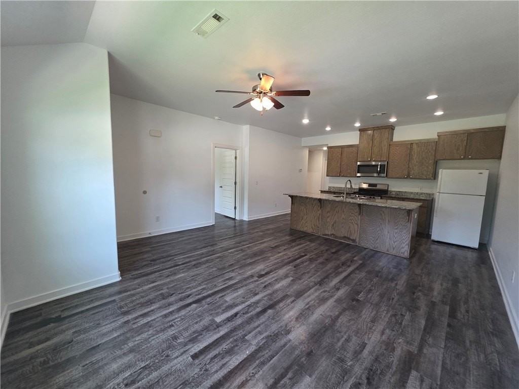 637 Hidden Springs Dr #1 - Photo 2 of 12