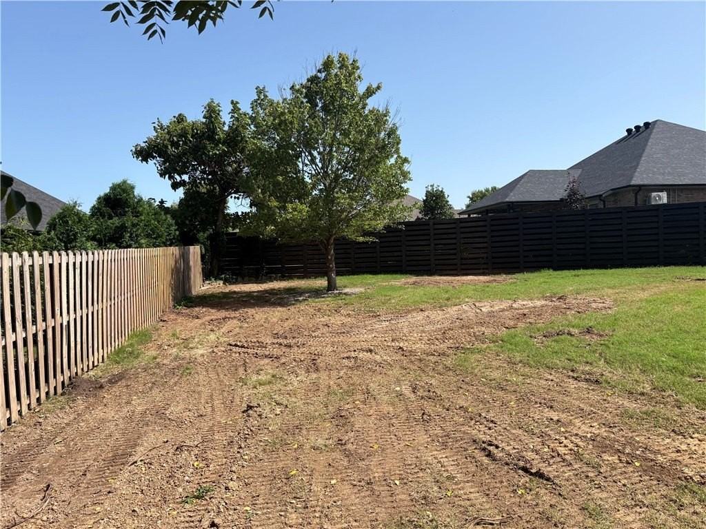 2003 Ne Oak Trail Rd - Photo 3 of 11