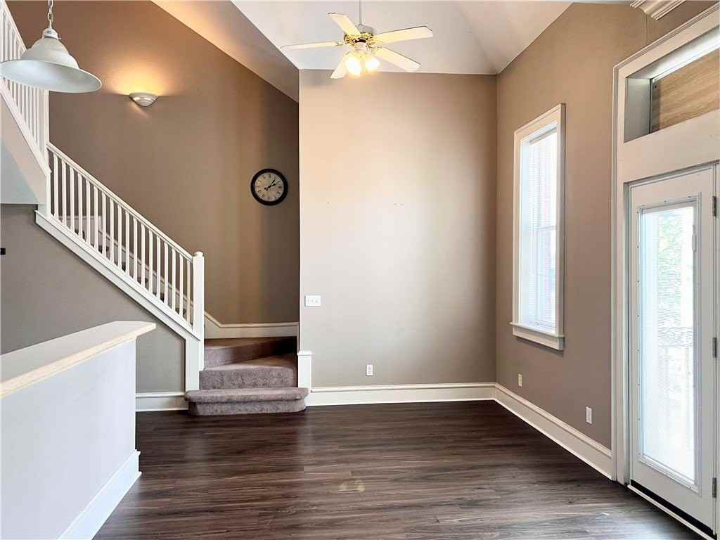 340 N Campbell Ave #10 - Photo 2 of 12