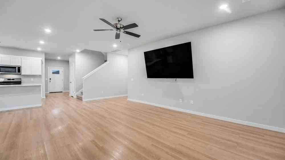 913 W Sonoma St - Photo 3 of 20
