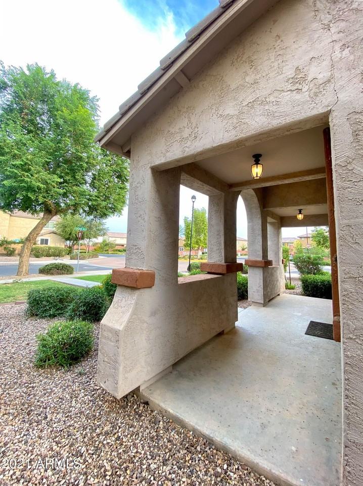 2188 S Heron Ln - Photo 2 of 34