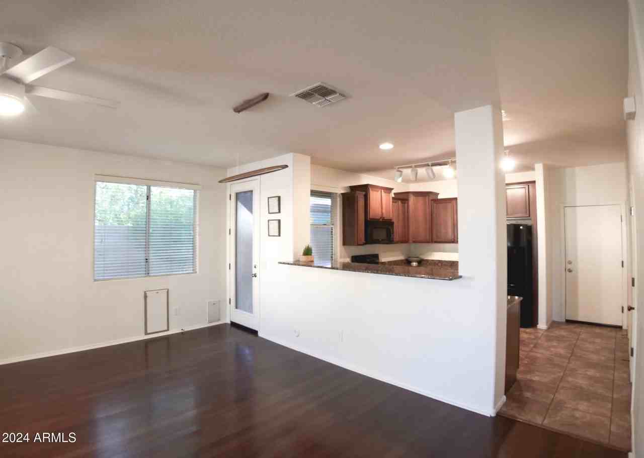 2188 S Heron Ln - Photo 4 of 34