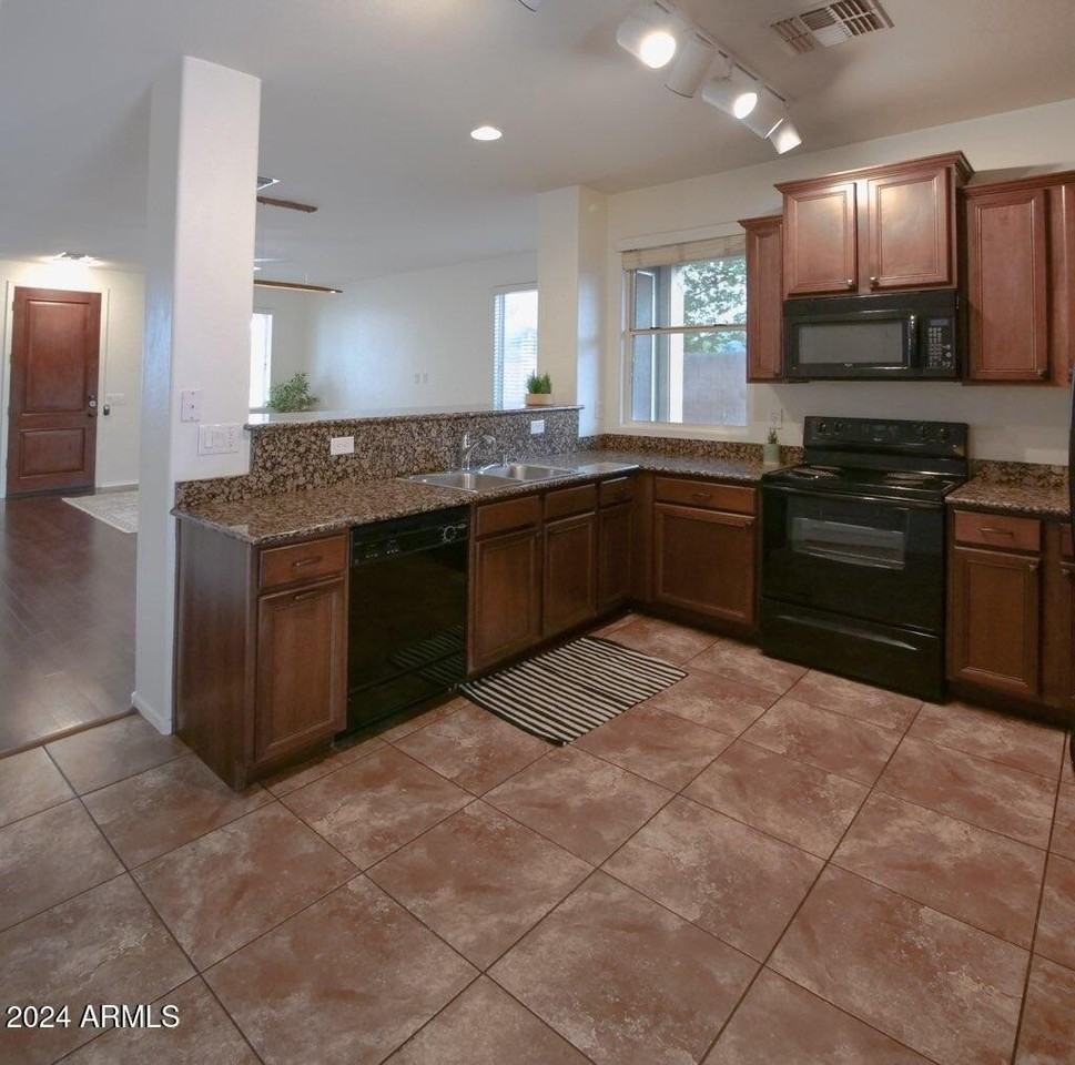 2188 S Heron Ln - Photo 6 of 34