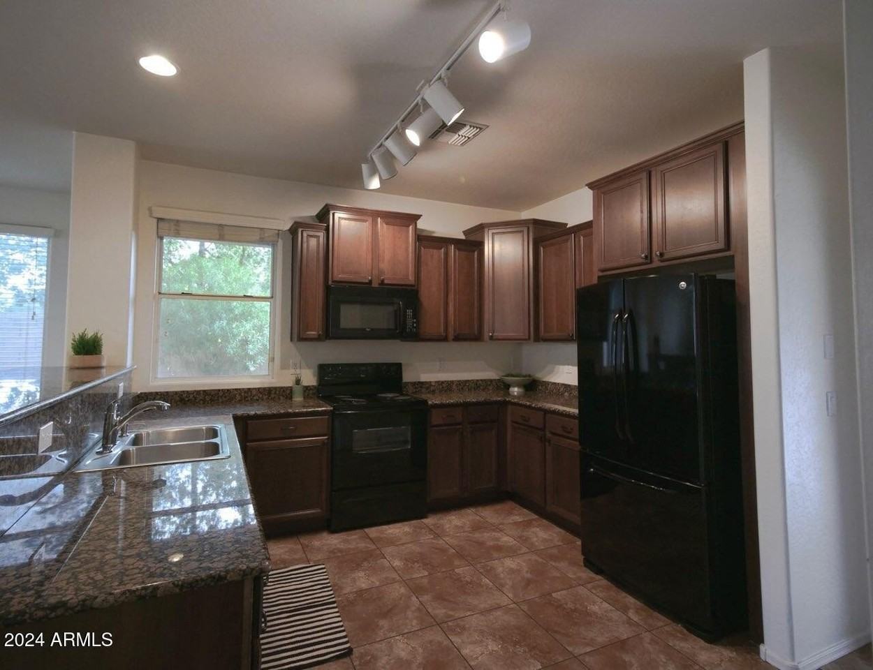 2188 S Heron Ln - Photo 7 of 34